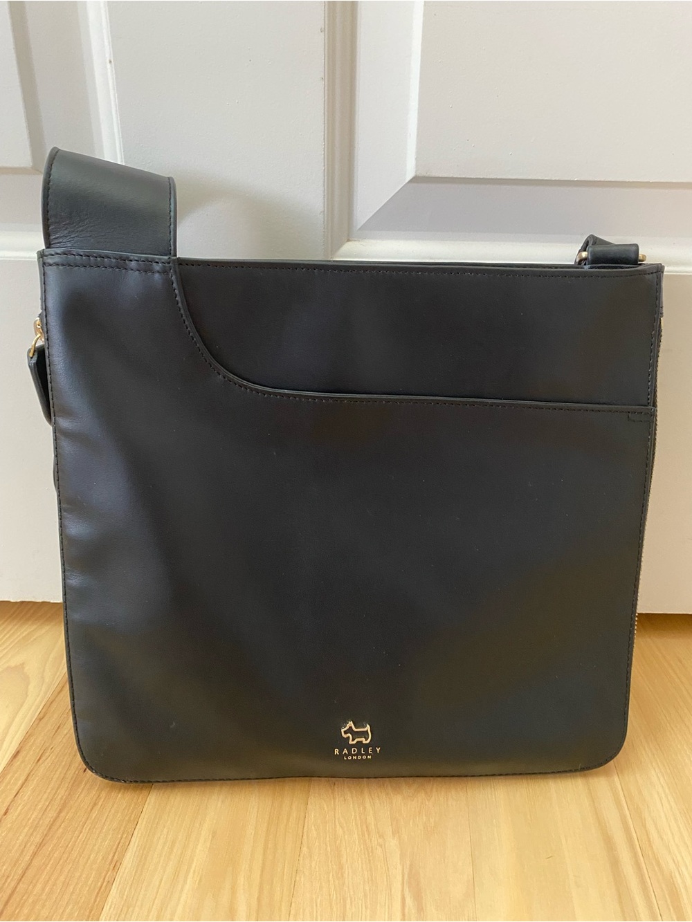 RADLEY LONDON Crossbody Bag Zip Around Black Leather Expandable Bag